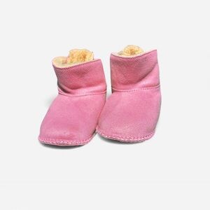 Bearpaw “Kaylee” Infant Pink Faux Suede Booties | Size Large (18–24M)